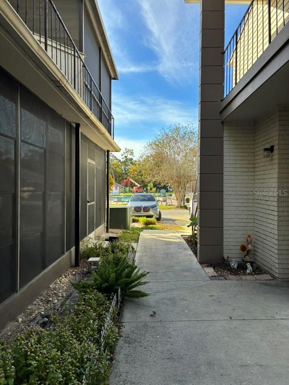 Building Photo - 5999 Village Cir N