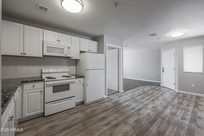 Building Photo - 16033 N 25th St