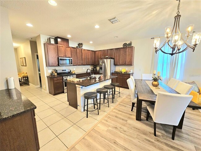 Building Photo - 15267 Honeybell Dr