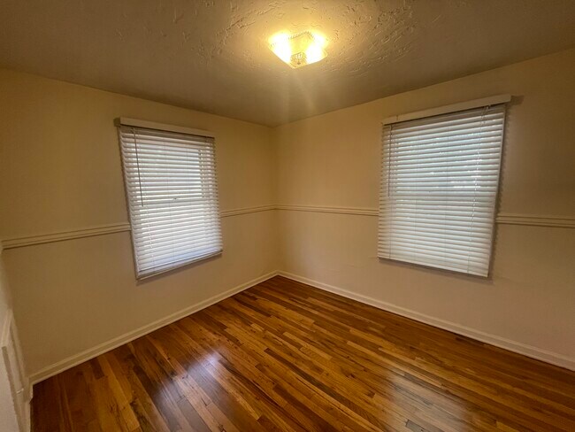 Building Photo - 128 W Paxton Avenue