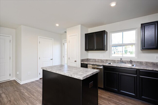 Building Photo - 105 Highcreek Dr