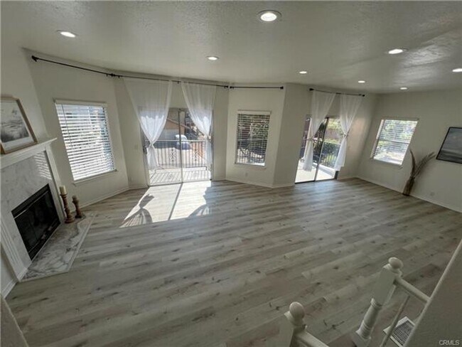 Building Photo - Welcome to this beautifully remodeled home