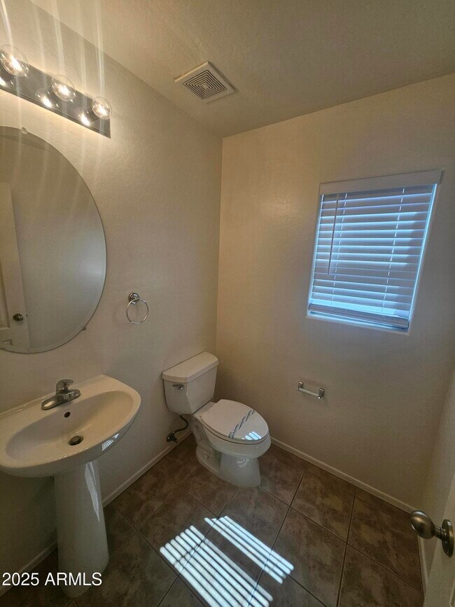 Building Photo - 40438 W Helen Ct