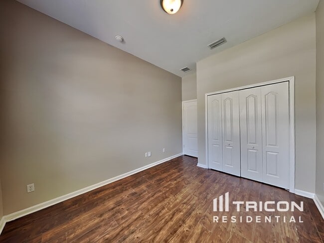 Building Photo - 246 Fort Milton Dr