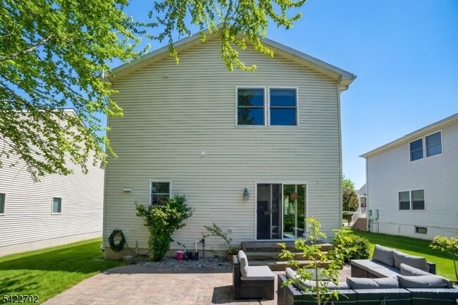 Building Photo - 21 Grove St