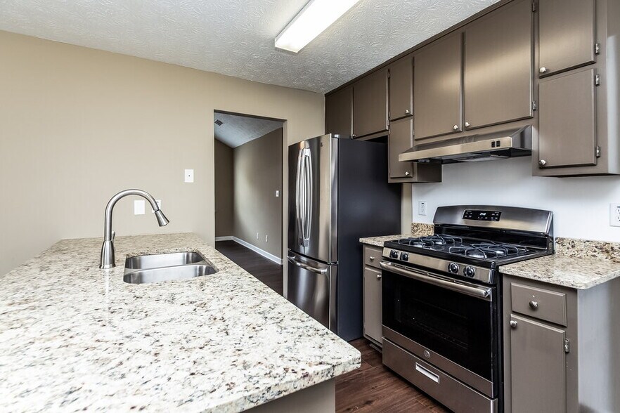 Building Photo - 505 Horseshoe Cir