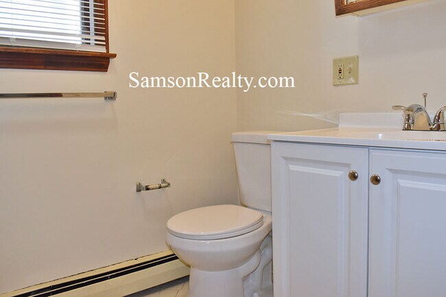 Building Photo - 112 Oakland Ave