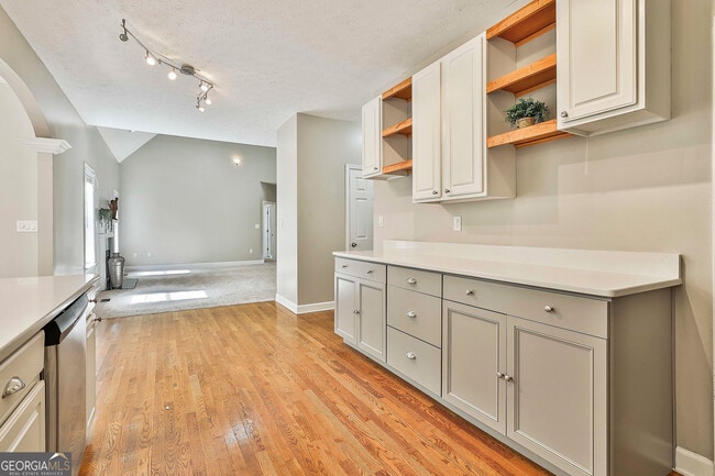 Building Photo - 45 Wildflower Cir
