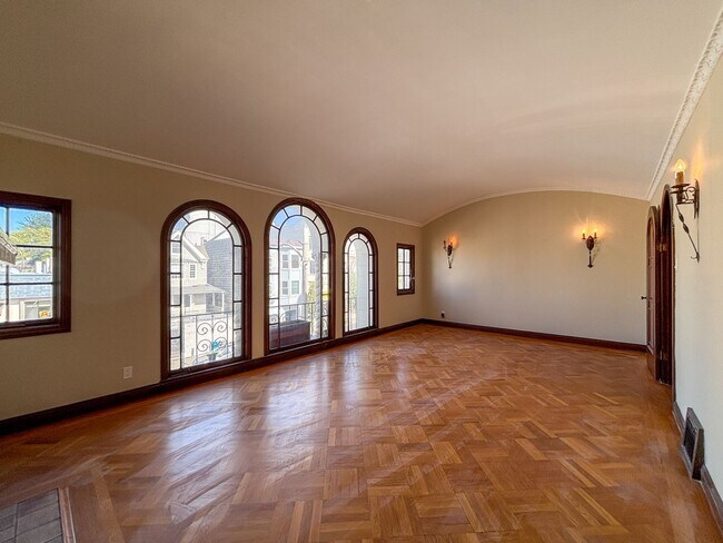 Building Photo - 1427-1429 Taraval St