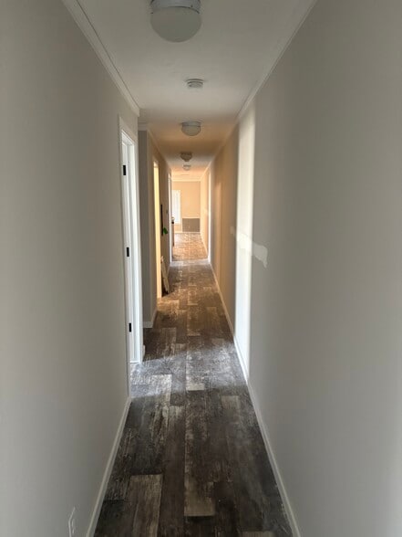 Building Photo - 102 S California St