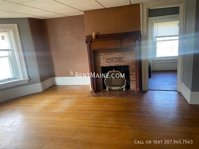 Building Photo - 99 Broadway