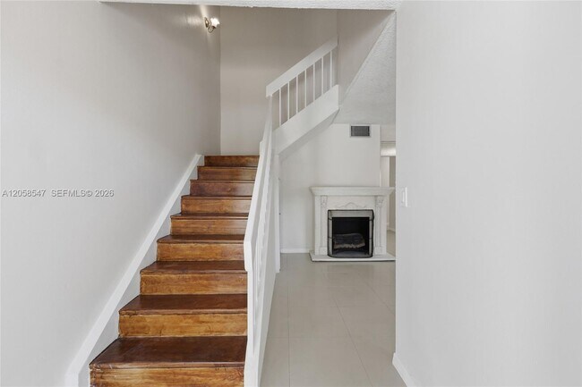 Building Photo - 6929 SW 38th St