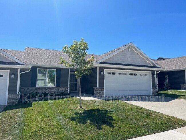 Primary Photo - 2301 Redmond Ave