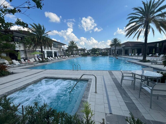 Building Photo - 4740 NW 84th Ct