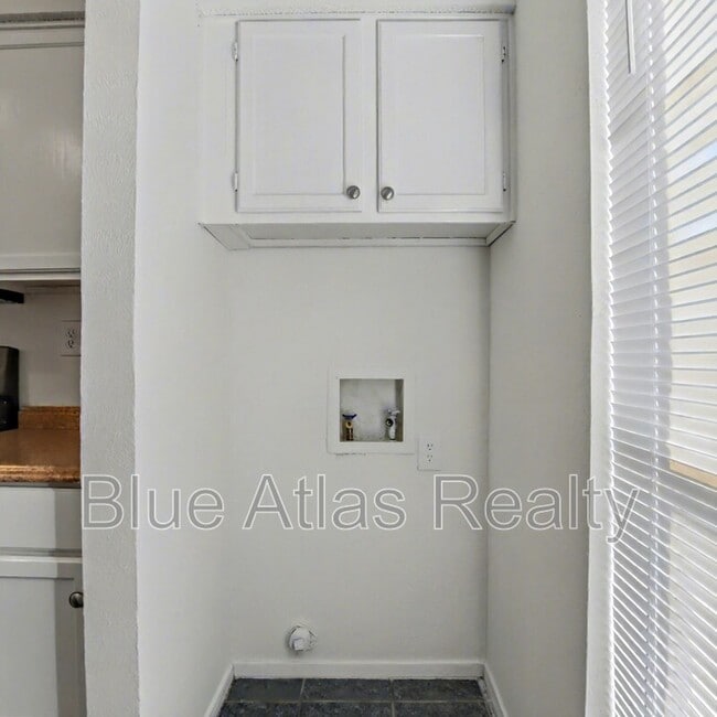 Building Photo - 610 Lillard Rd