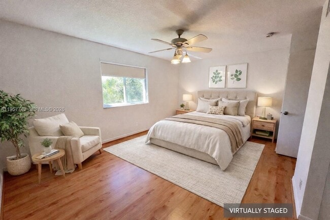 Building Photo - 2433 Pasadena Way