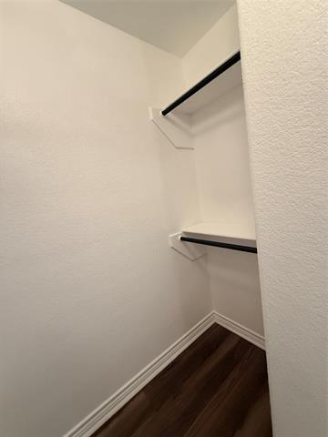 Building Photo - 213 Briarstone Dr