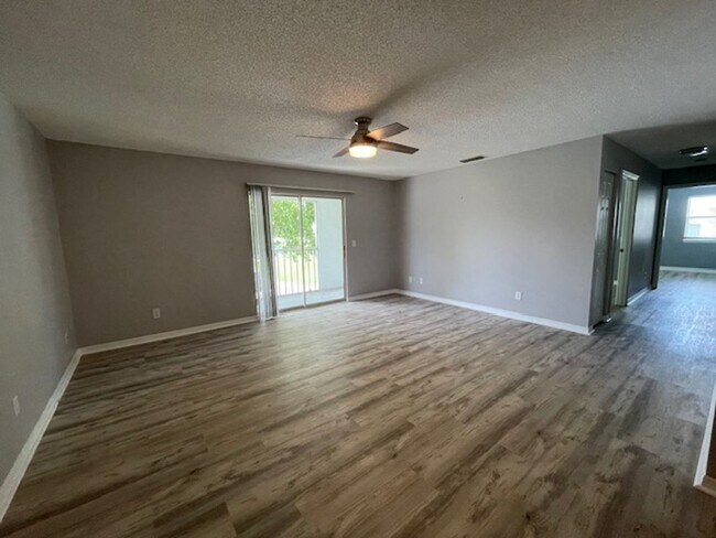 Building Photo - 2Bed/2Bath in the heart of Daytona Beach w/tons of amenities included in rent!