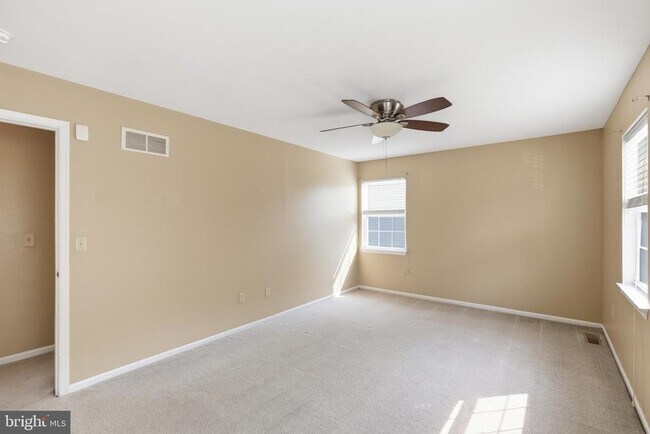 Building Photo - 251 N Caroline Pl