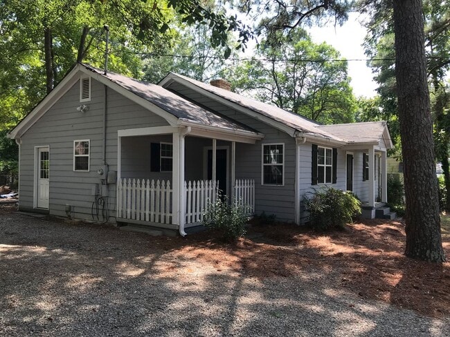Building Photo - Three Bedroom in the Heart of Five Points