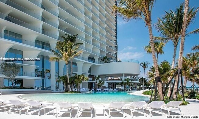 Building Photo - 16901 Collins Ave