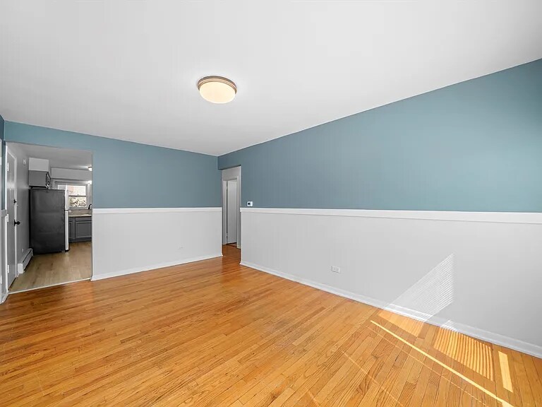 Building Photo - 8921 S Cottage Grove Ave