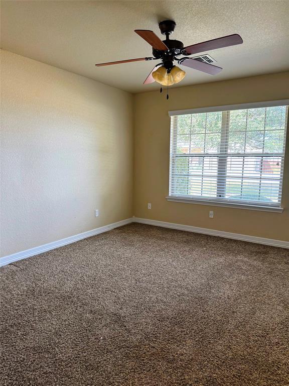 Building Photo - 220 Derek Ln