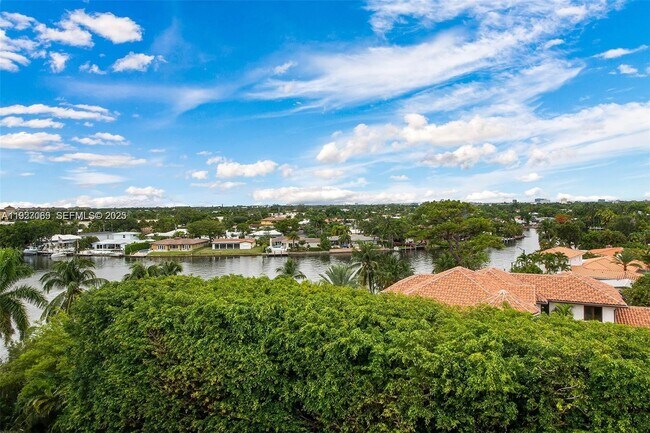 Building Photo - 1881 Middle River Dr