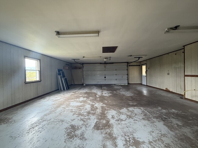 Building Photo - 157 Shade Rd