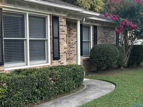 Building Photo - 7520 SW Clubfield Dr