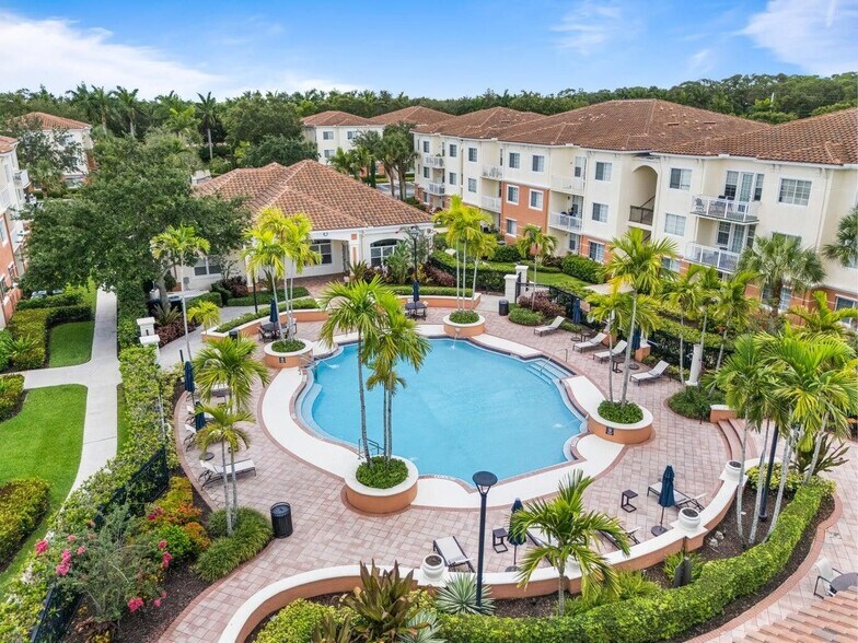 Building Photo - 9901 Baywinds Dr