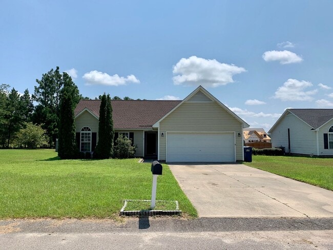 Primary Photo - 3 Bed, 2 Bath Home on Corner Lot in Raeford