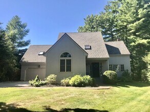 Building Photo - 10 Linden Ln