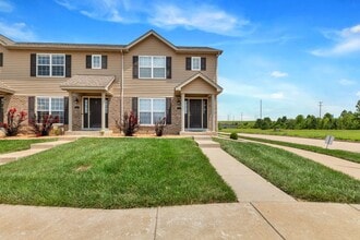 Building Photo - Beautiful 3b/3b Townhome!