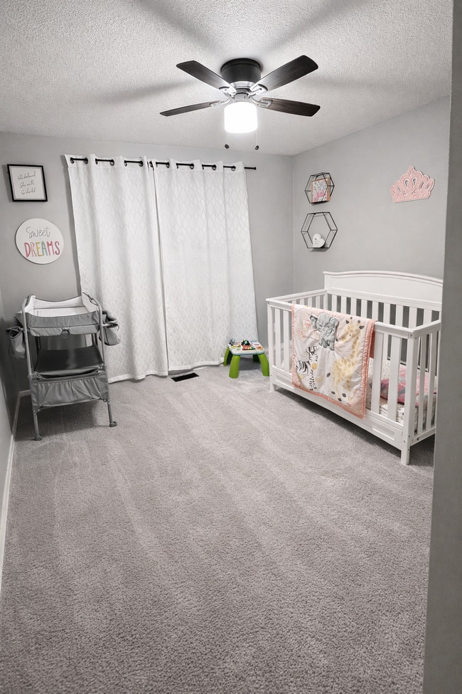 Building Photo - 19315 SW Oak St