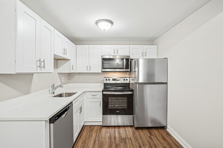 Primary Photo - Medinah Terrace Apartments