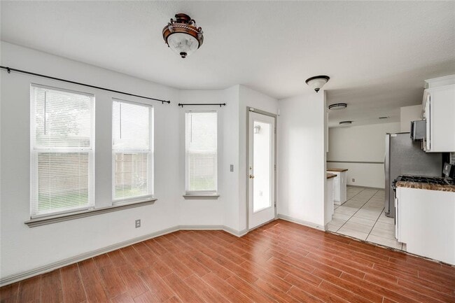 Building Photo - 348 Spillway Dr