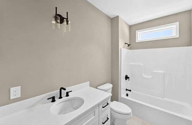Building Photo - 5 Tammy Jean Dr