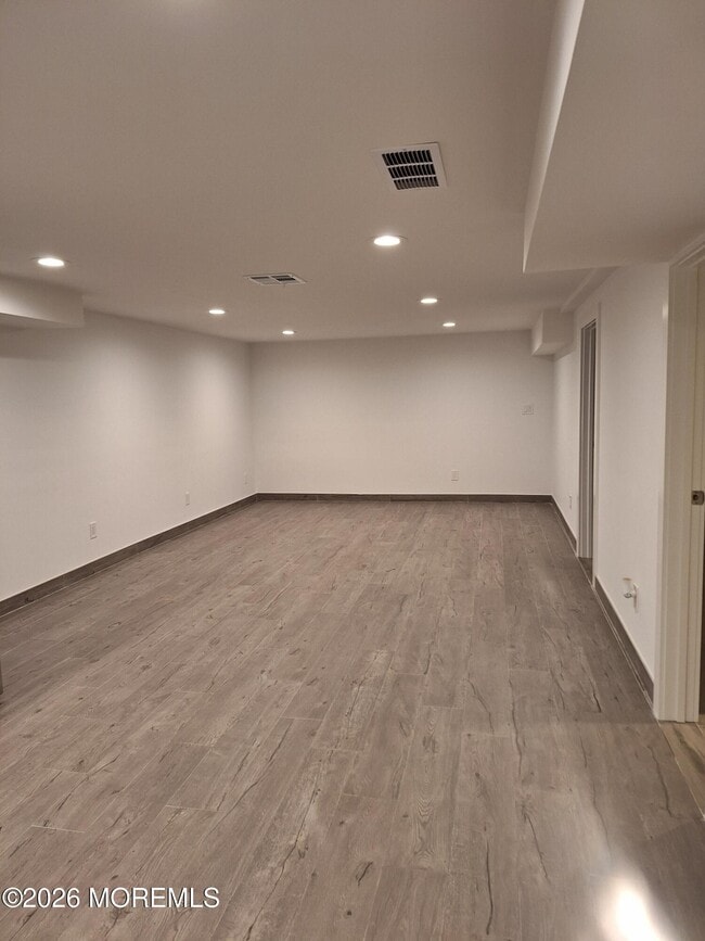 Building Photo - 373 Pine St