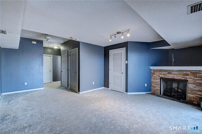 Building Photo - 334 Conestoga Way