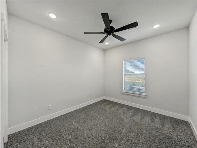 Building Photo - 6907 SW High Meadow Blvd