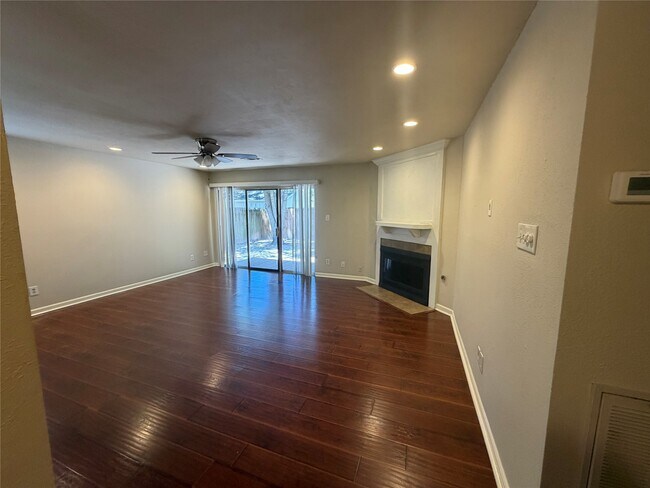 Building Photo - 9 Wolfhound Ln