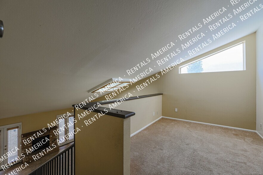 Building Photo - 633 W Southern Ave