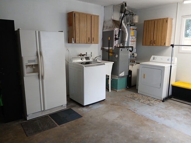 Building Photo - 5682 45th Ave N