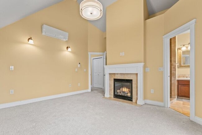 Building Photo - Quintessential West Seattle Townhome with Air Conditioning