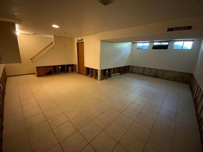 Building Photo - 409-411 Brewer Dr