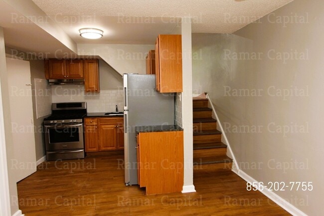 Building Photo - 2442 Wainwright St
