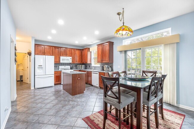 Building Photo - 2566 Rourke Dr