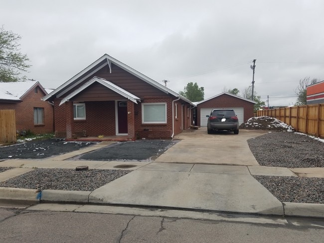 Building Photo - 32 N 9th Ave