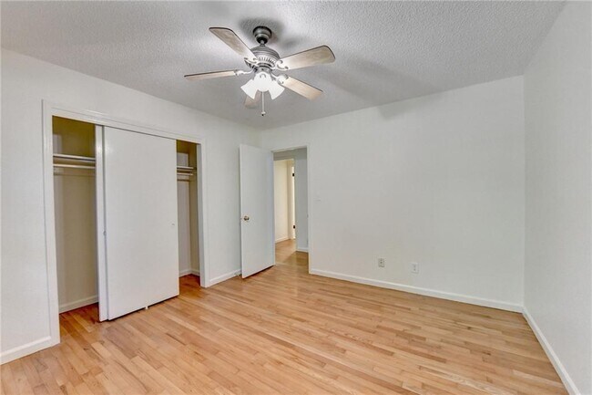 Building Photo - 2628 Whitehurst Dr